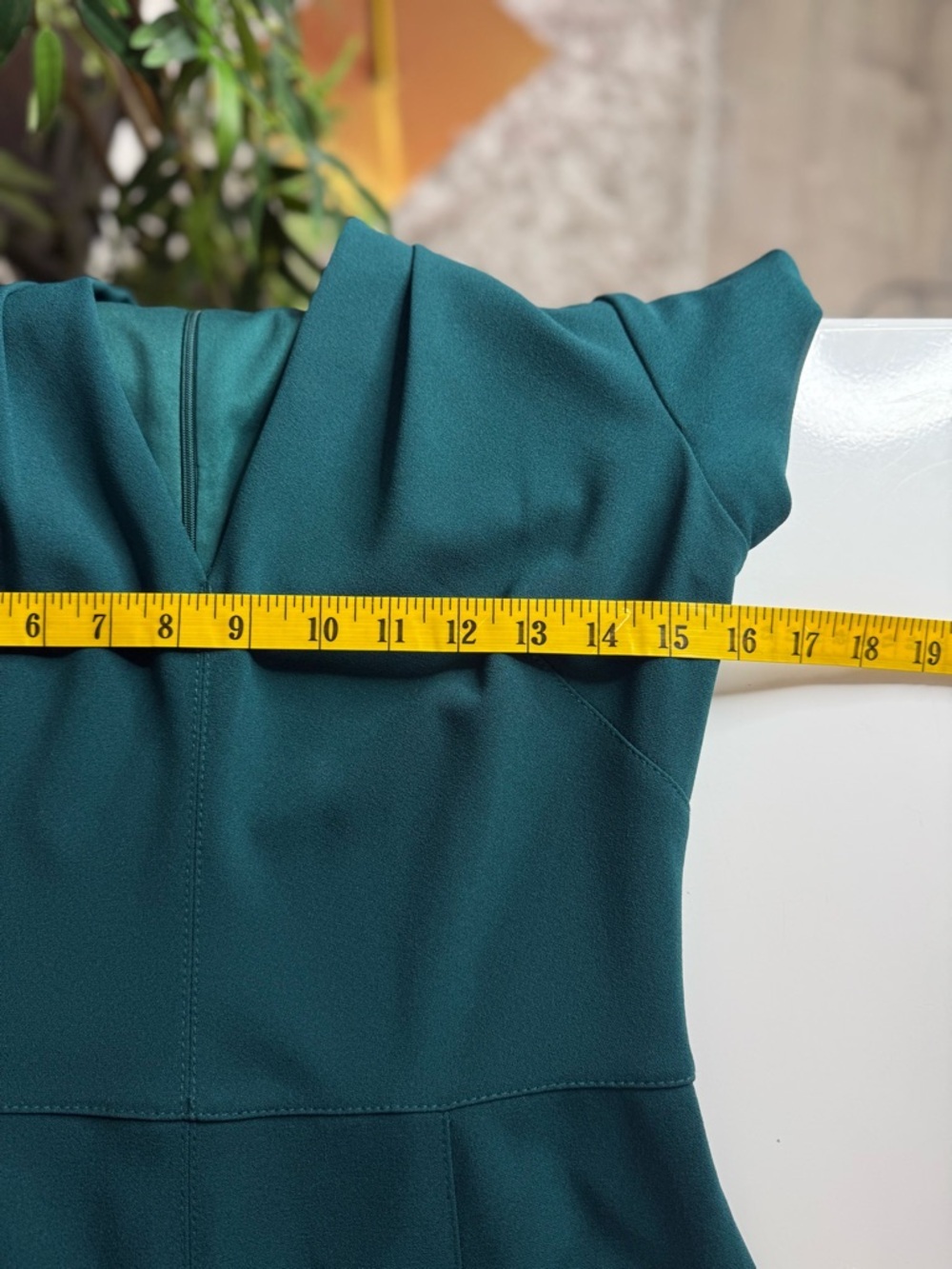 NEW Betsey Johnson V-Neck Sheath Dress Emerald Green Sz 4 - Picture 11 of 12